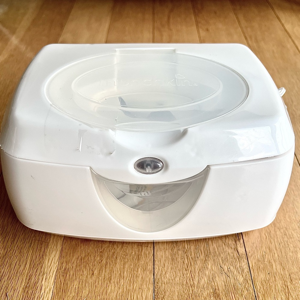 Munchkin White Wipe Dispenser